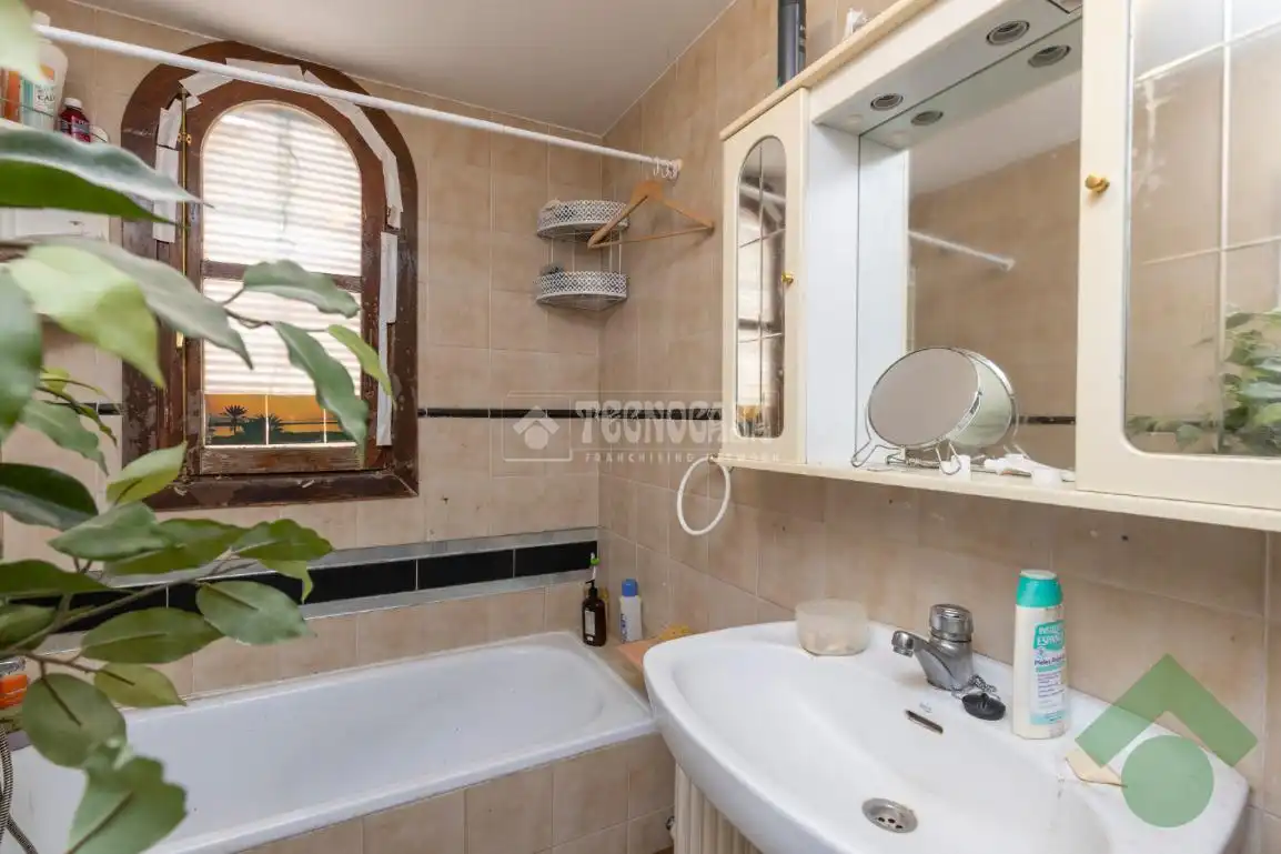 Baño de Casa adosada en venta en Ogíjares con Aire acondicionado, Calefacción y Trastero