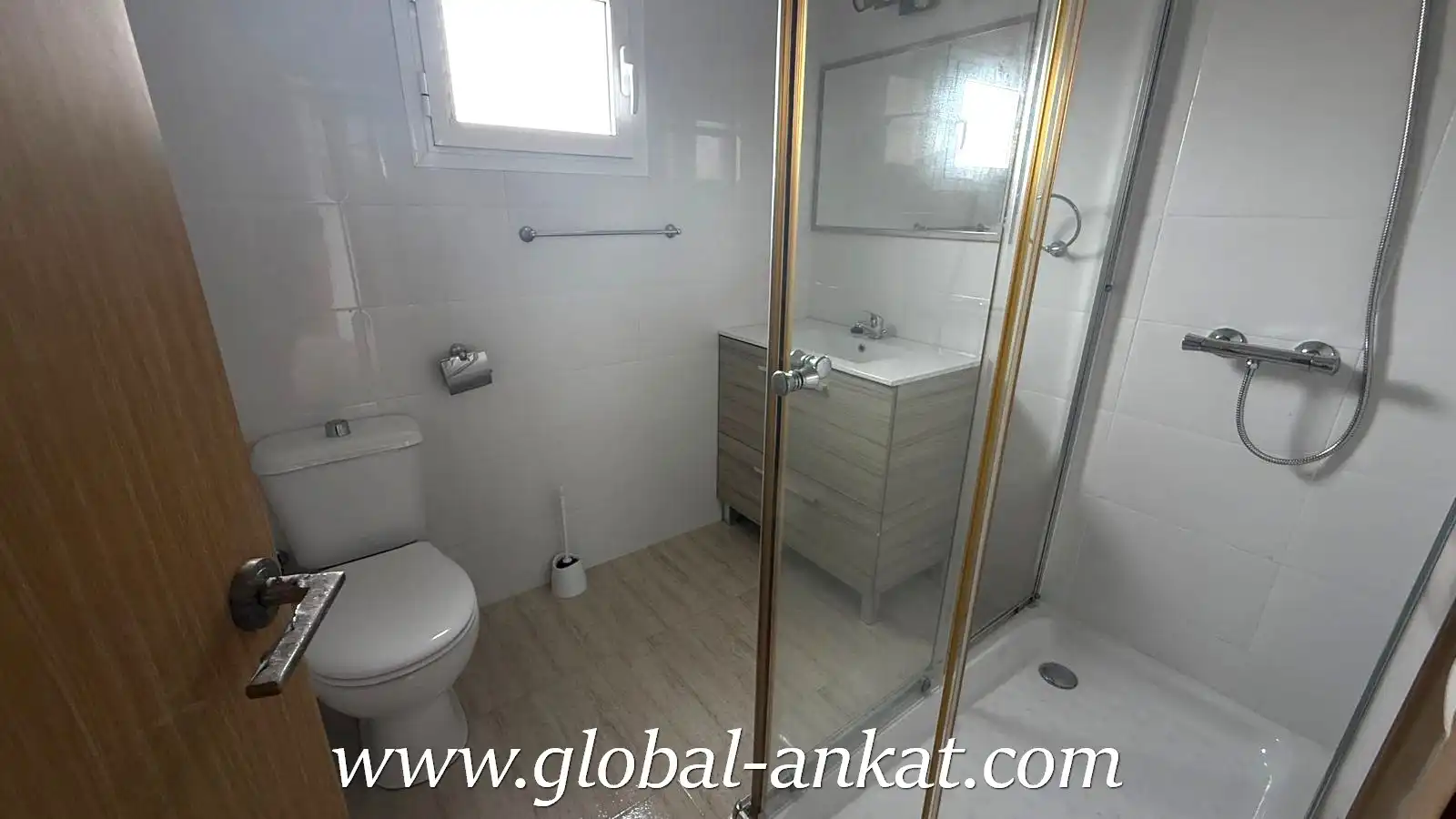 Badezimmer von Wohnung zum Verkauf in Felanitx mit Terrasse, Abstellraum und Möbliert