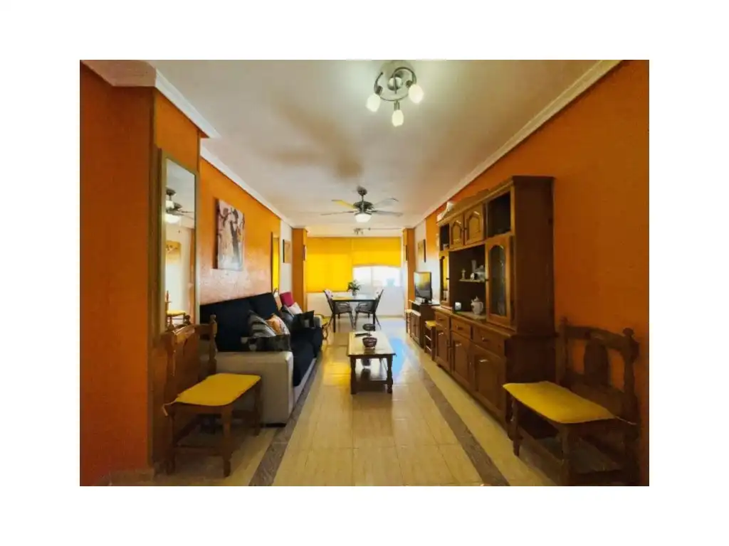 Sala d'estar de Apartament en venda en Torrevieja amb Moblat