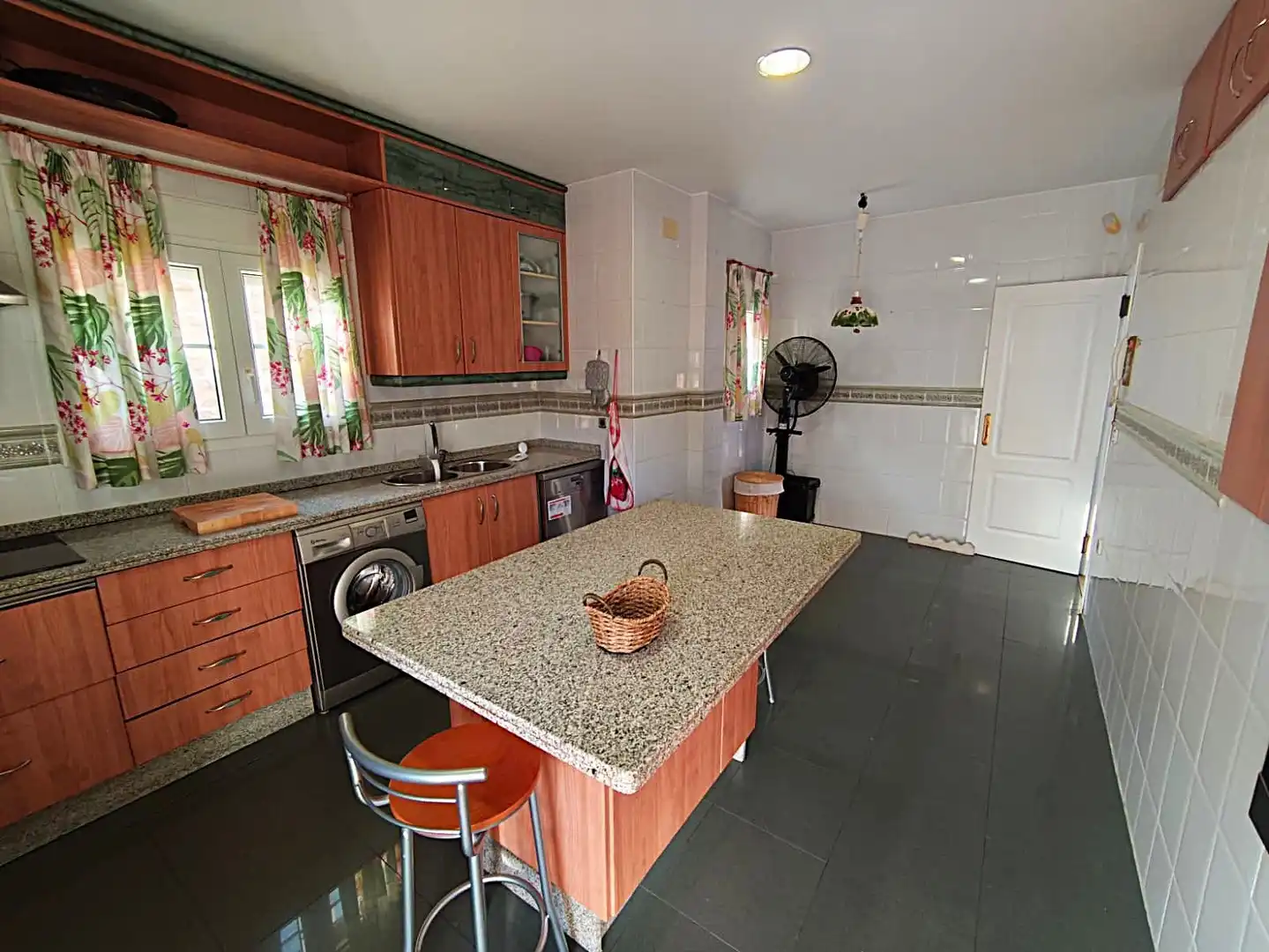 Cocina de Casa o chalet en venta en Mérida con Aire acondicionado, Calefacción y Jardín privado