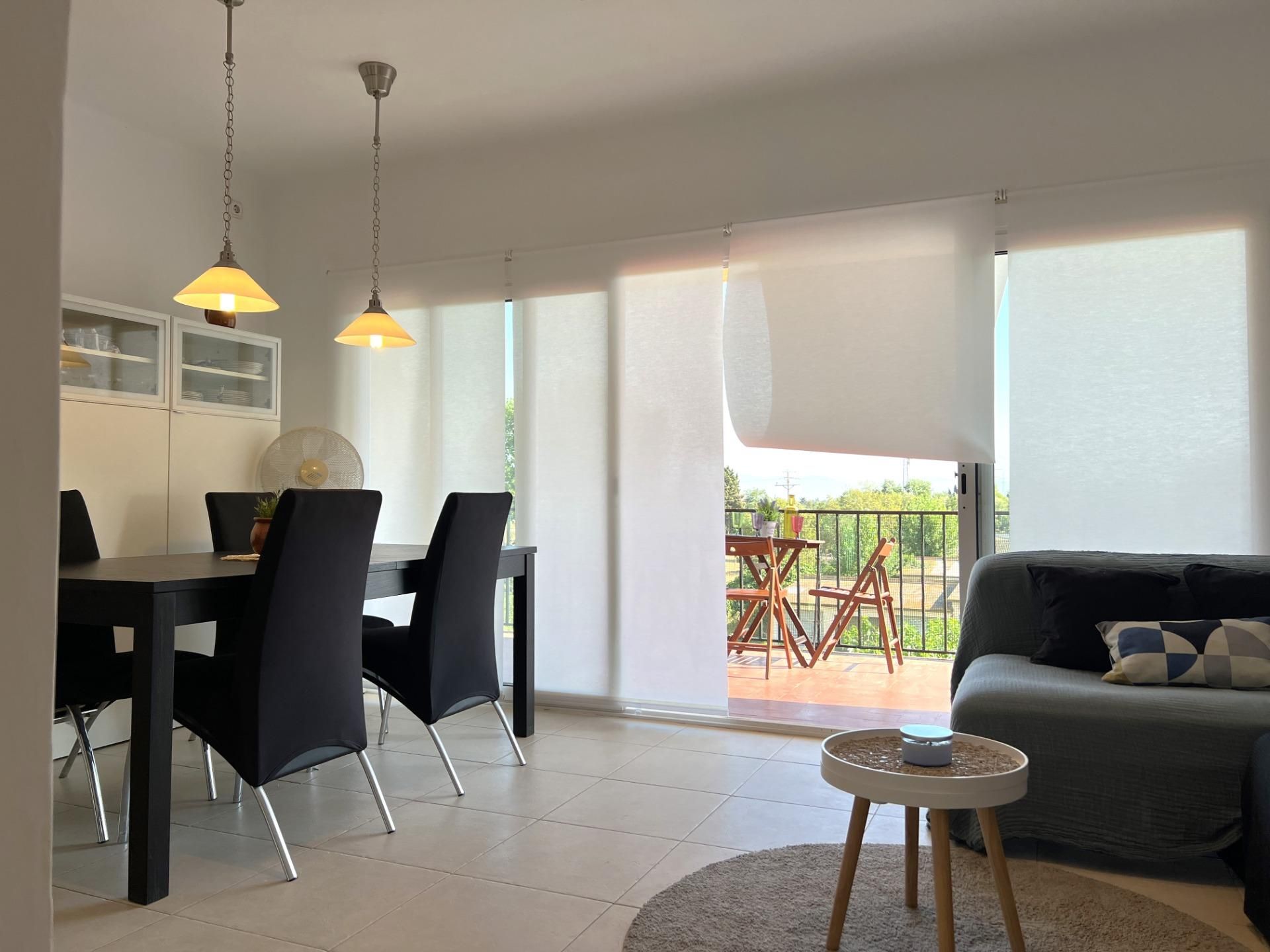 Menjador de Apartament en venda en Sant Pere Pescador amb Terrassa i Balcó