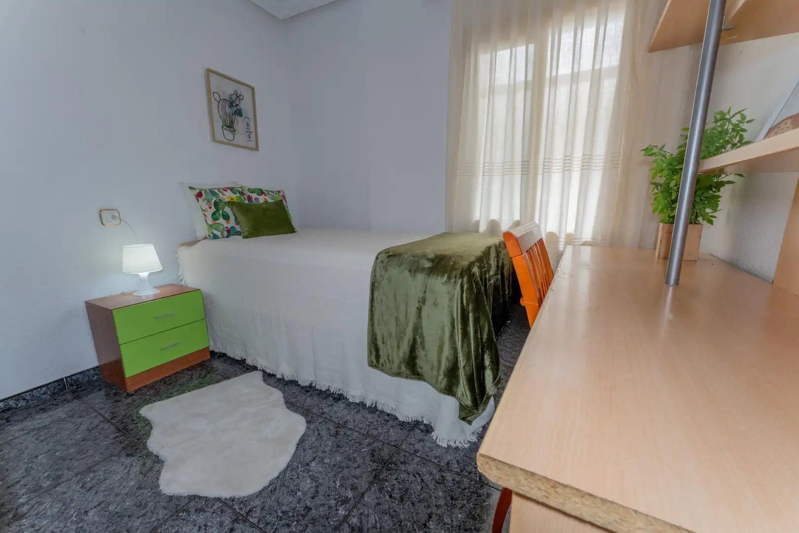 Habitación de Piso en venta en Elche / Elx con Amueblado