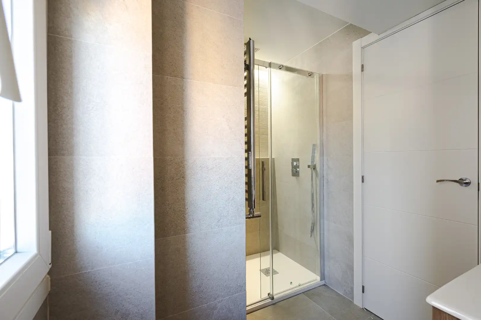 Badezimmer von Wohnung zum Verkauf in San Sebastián de los Reyes mit Klimaanlage und Heizung