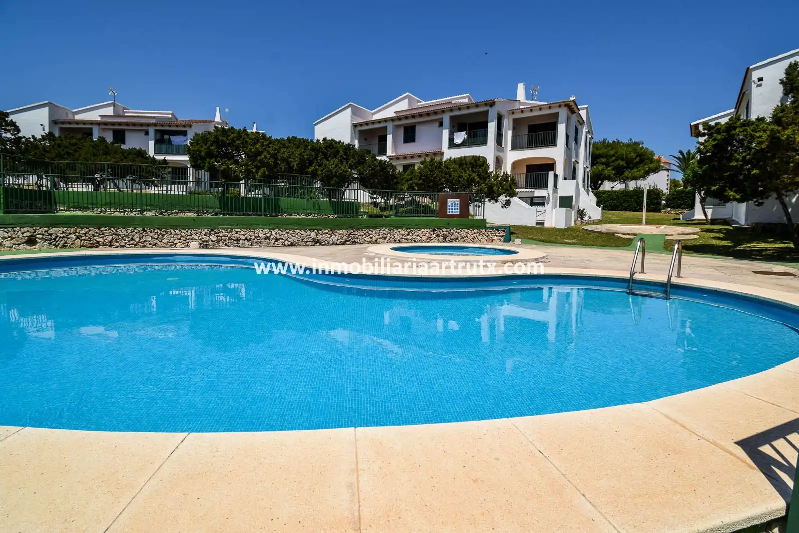 Apartament amb piscina en venda a Cala en Blanes