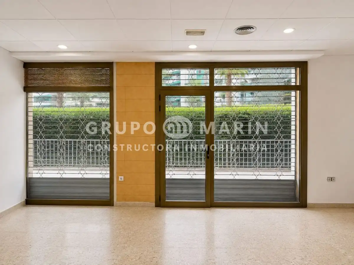 Local comercial en venda a Josep Trueta, imagen 4