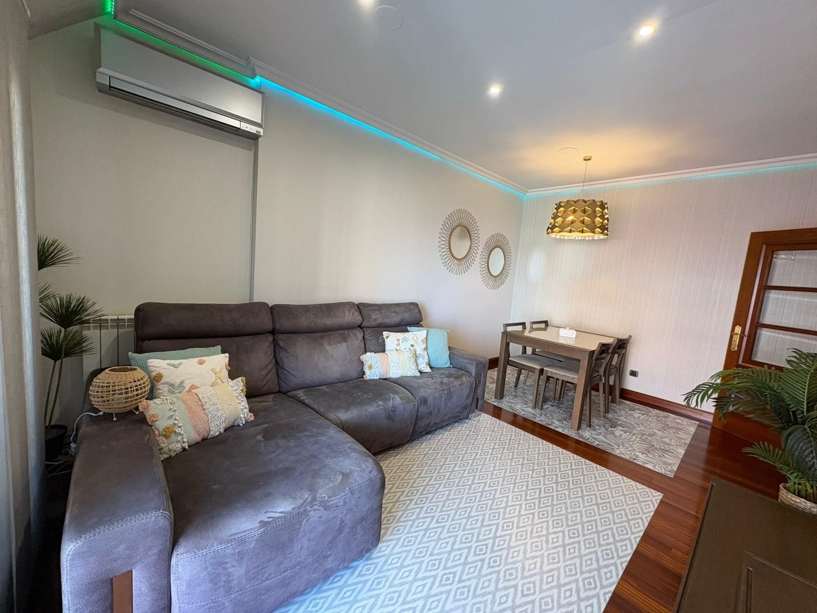 Living room of Attic for sale in Vigo   with Heating, Parquet flooring and Terrace