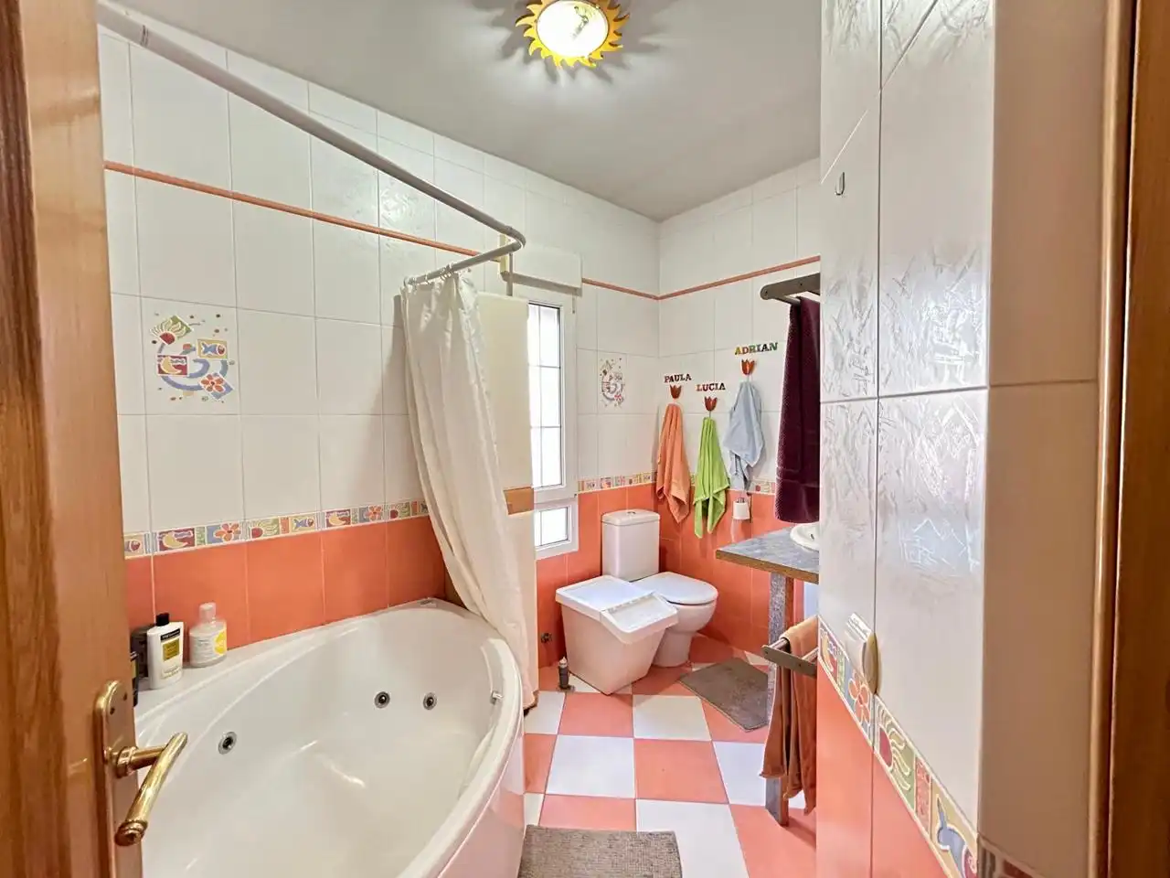 Badezimmer von Haus oder Chalet zum Verkauf in El Casar mit Heizung, Privatgarten und Terrasse