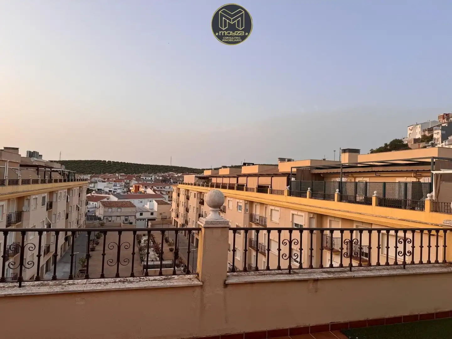 Terrasse von Dachboden zum Verkauf in Martos mit Heizung und Terrasse