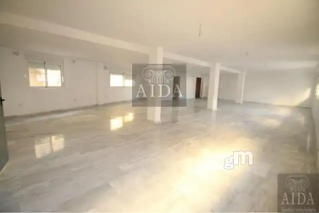 Local comercial en venda a Estepona Pueblo