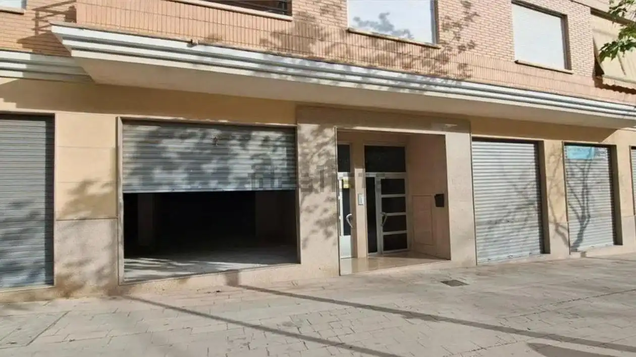 Local comercial en venda a Calle Pintor Pastor Calpena 16