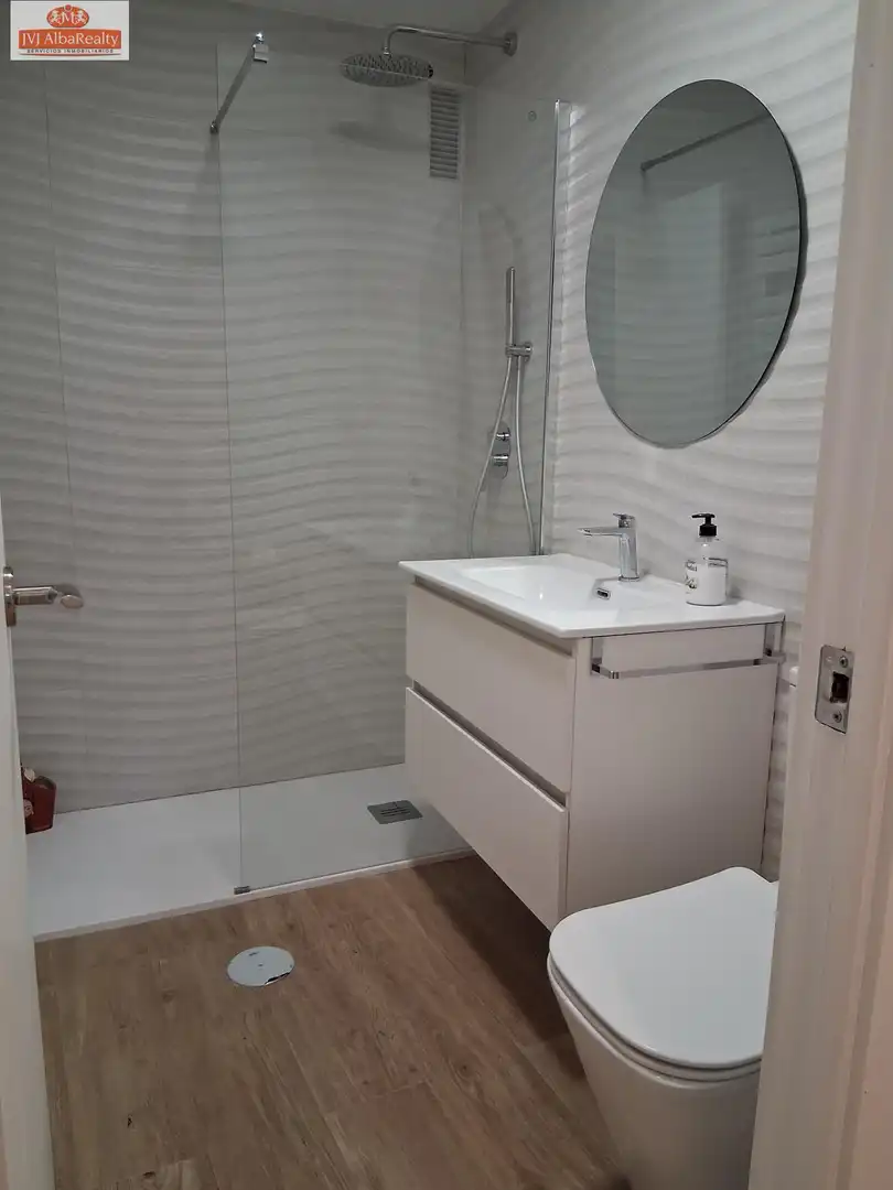 Bany de Apartament de lloguer en Albacete amb Aire condicionat, Moblat i Balcó