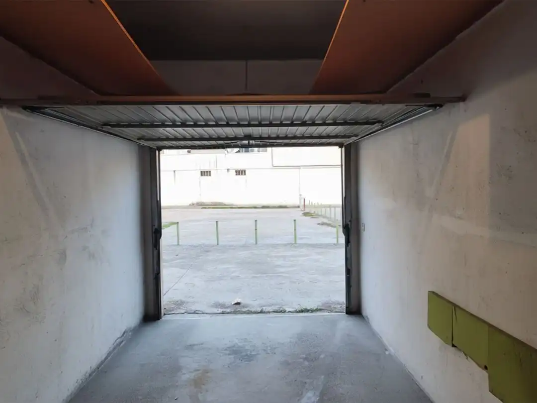 Garage for sale in Huesca