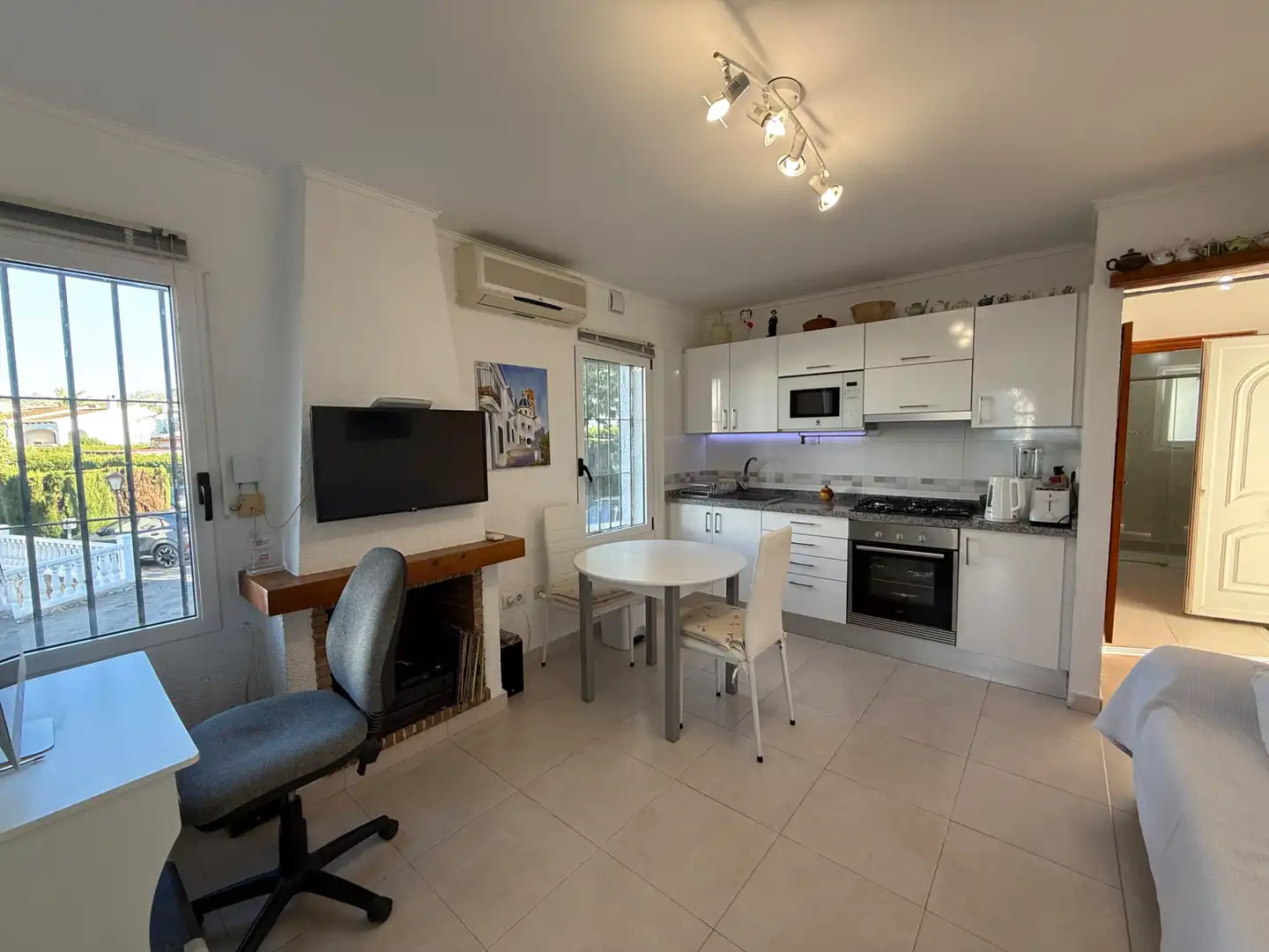 Cocina de Planta baja en venta en Dénia con Aire acondicionado, Calefacción y Jardín privado