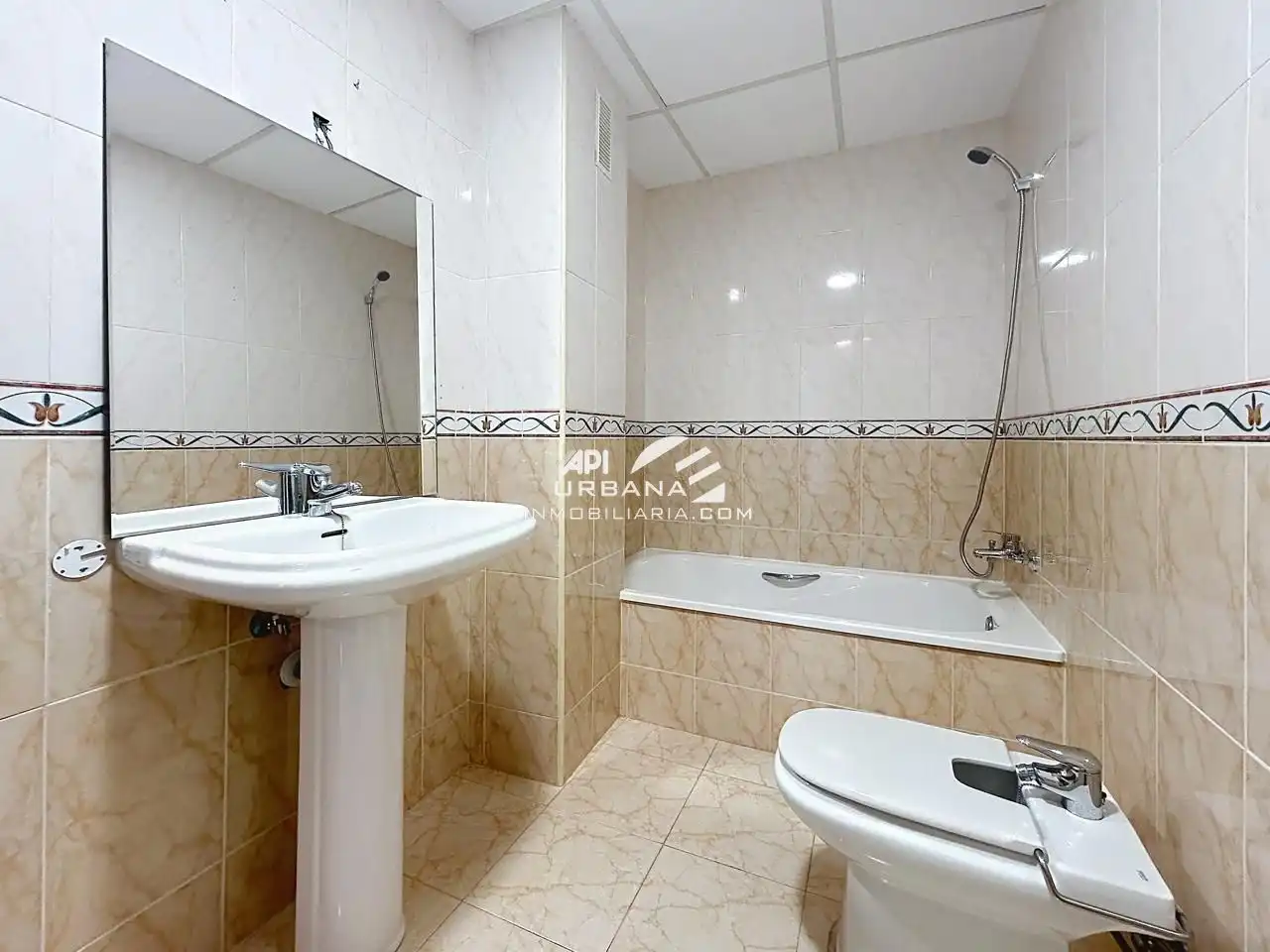 Badezimmer von Erdgeschoss zum Verkauf in Lucena