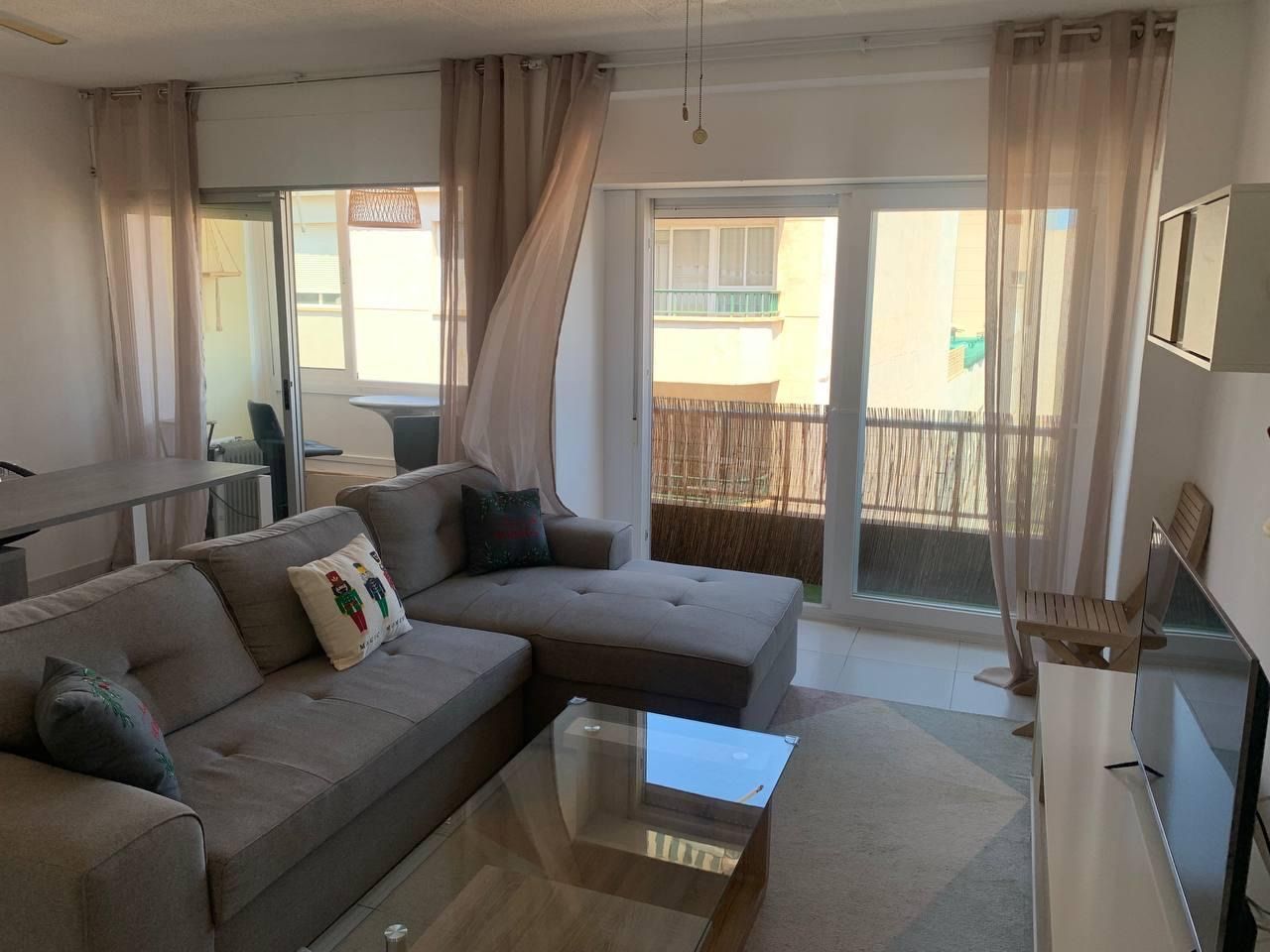 Sala d'estar de Pis de lloguer en El Campello amb Aire condicionat, Calefacció i Terrassa