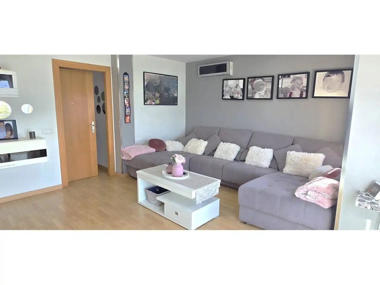 Living room of Detached homes for sale in Roquetas de Mar  with Terrace and Furnished