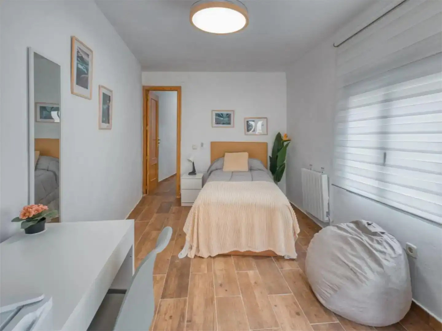 Bedroom of Study for rent in Estremera  with Air Conditioner, Furnished and Balcony