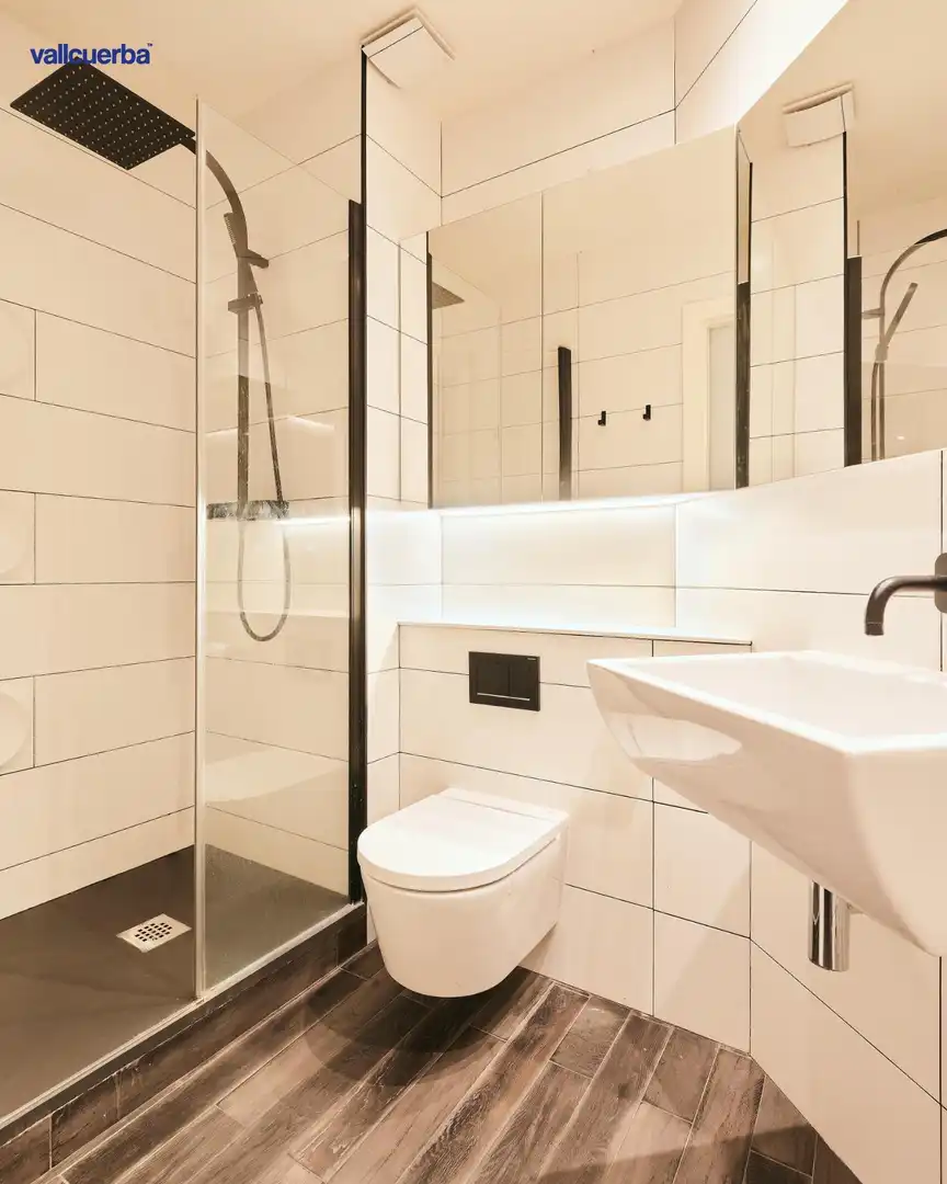 Bathroom of Flat for sale in Barcelona  with Air Conditioner, Heating and Balcony