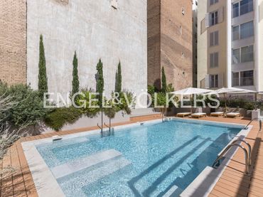 Duplex with pool for sale in Padilla