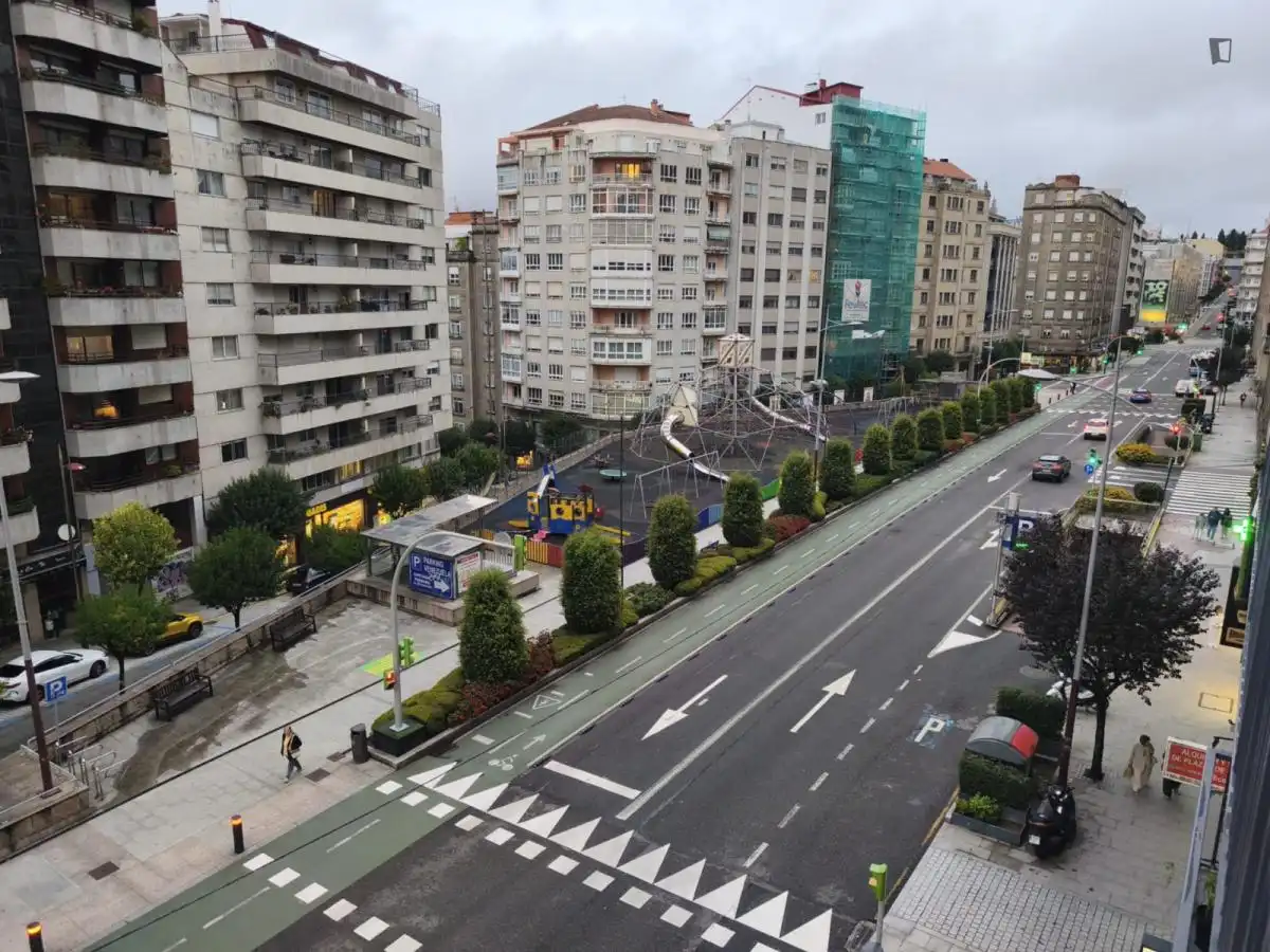 Vista exterior de Apartament per a compartir en Vigo  amb Calefacció, Moblat i Forn