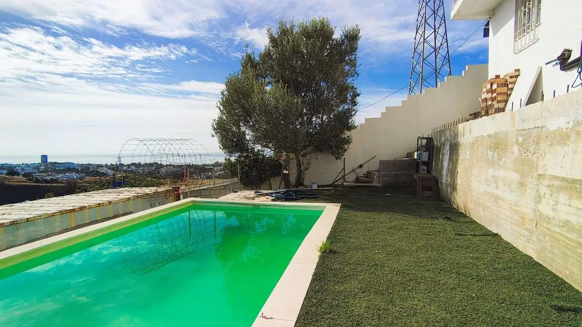 Piscina de Finca rústica en venta en Marbella con Aire acondicionado, Jardín privado y Trastero