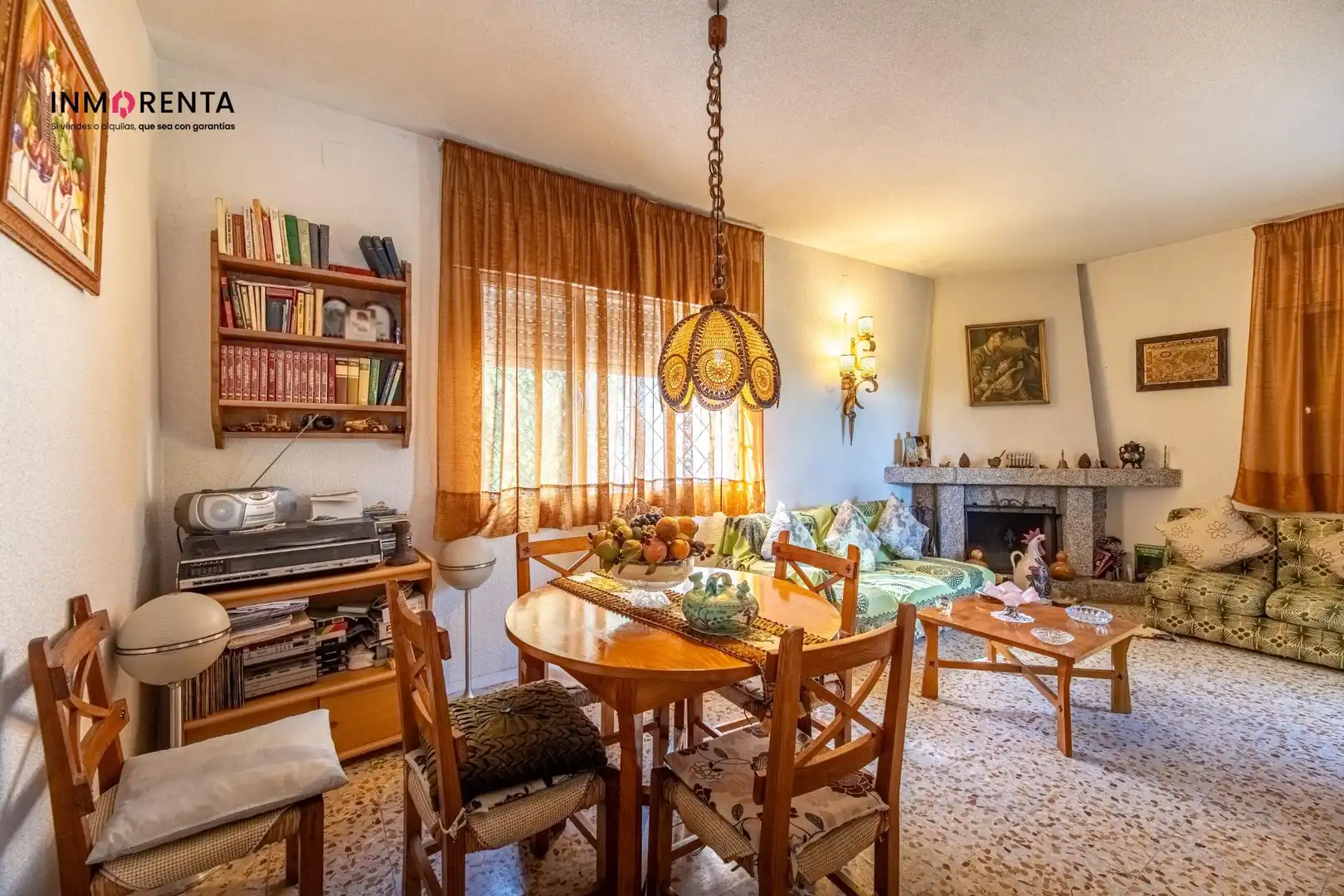 Sala d'estar de Casa o xalet en venda en Villa del Prado