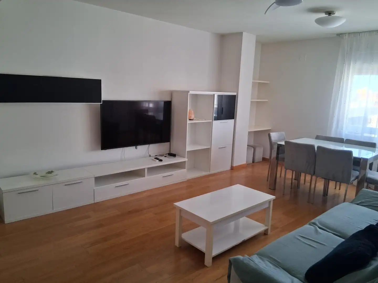 Sala de estar de Apartamento en venta en Albacete con Calefacción, Trastero y Balcón