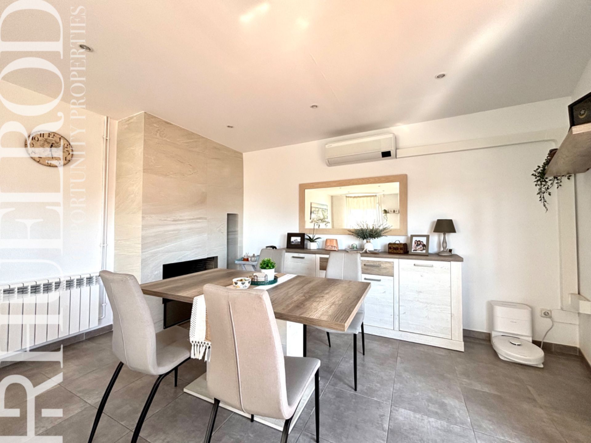 Dining room of Flat for sale in Canet de Mar  with Air Conditioner, Heating and Oven