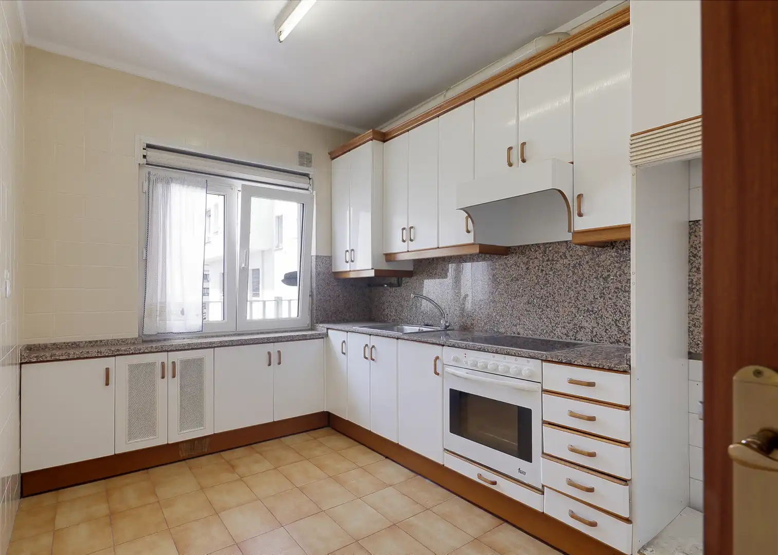 Kitchen of Flat for sale in Gijón   with Heating