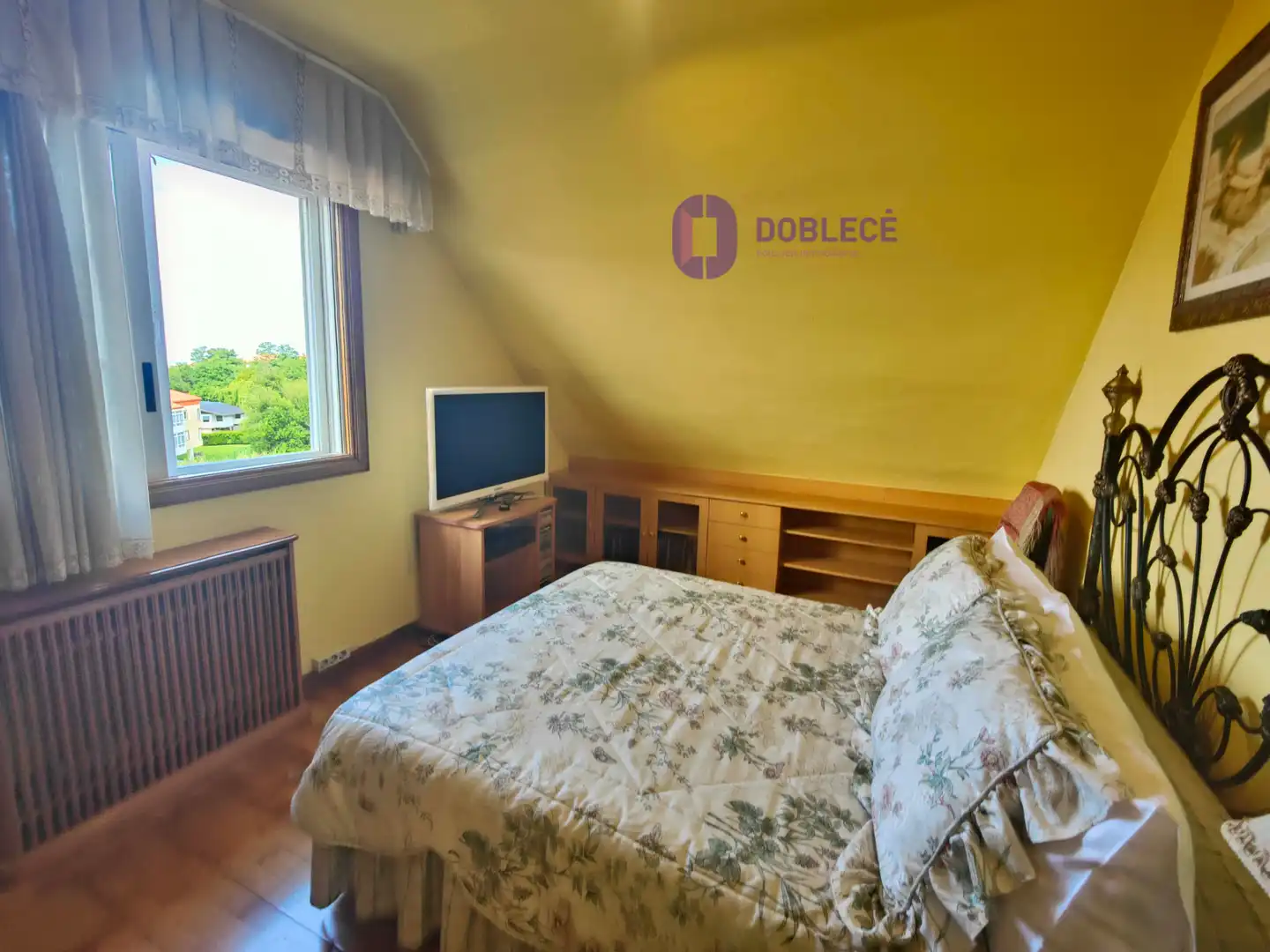 Habitación de Casa adosada en venta en Nigrán con Calefacción, Jardín privado y Parquet