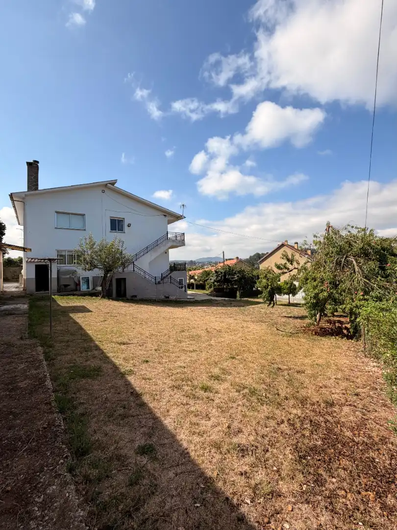 Vista exterior de Casa o chalet en venta en Cambre  con Calefacción, Amueblado y Balcón