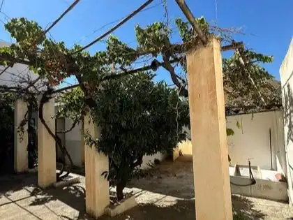 Casa con jardín en venta en Calle Federico García Lorca 4