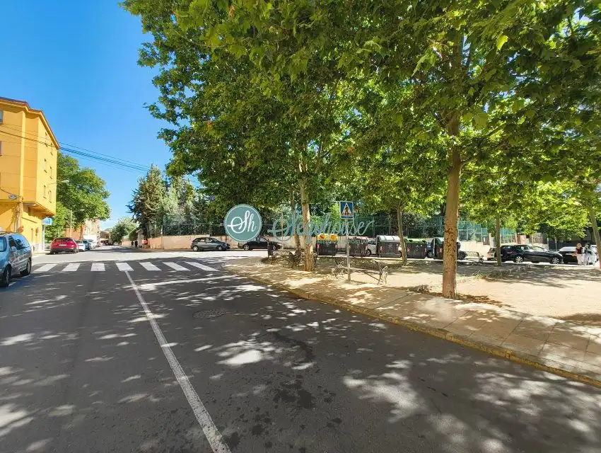 Vista exterior de Piso en venta en Segovia con Calefacción, Parquet y Terraza