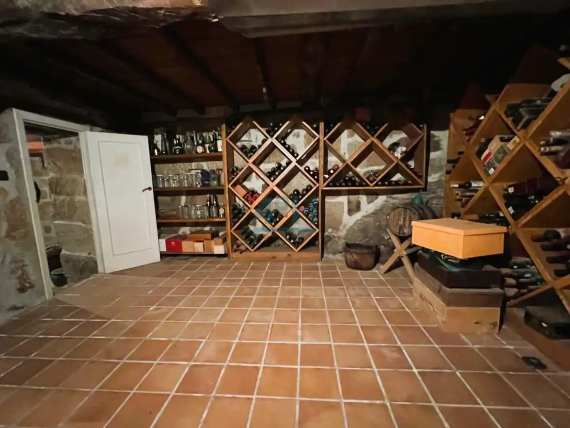 Country house zum Verkauf in San Cibrao das Viñas mit Heizung, Privatgarten und Terrasse
