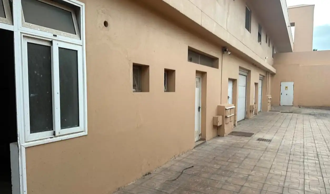 Vista exterior de Local en venta en La Oliva