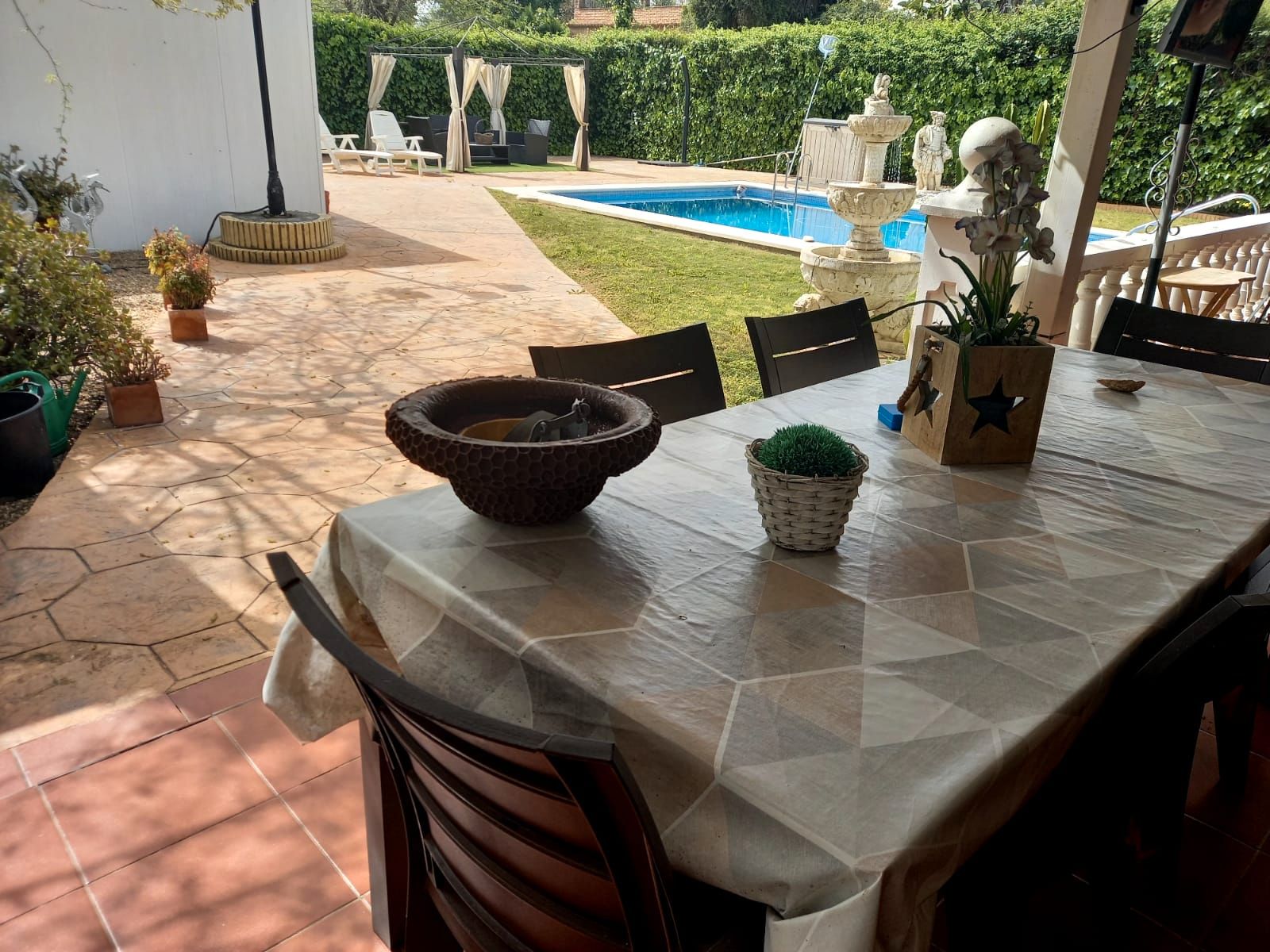Garden of House or chalet for sale in Espartinas  with Air Conditioner, Private garden and Storage room