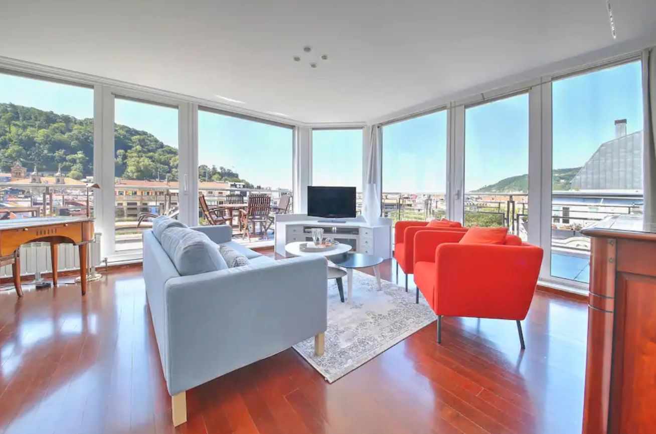 Living room of Apartment to rent in Donostia - San Sebastián   with Air Conditioner, Heating and Parquet flooring