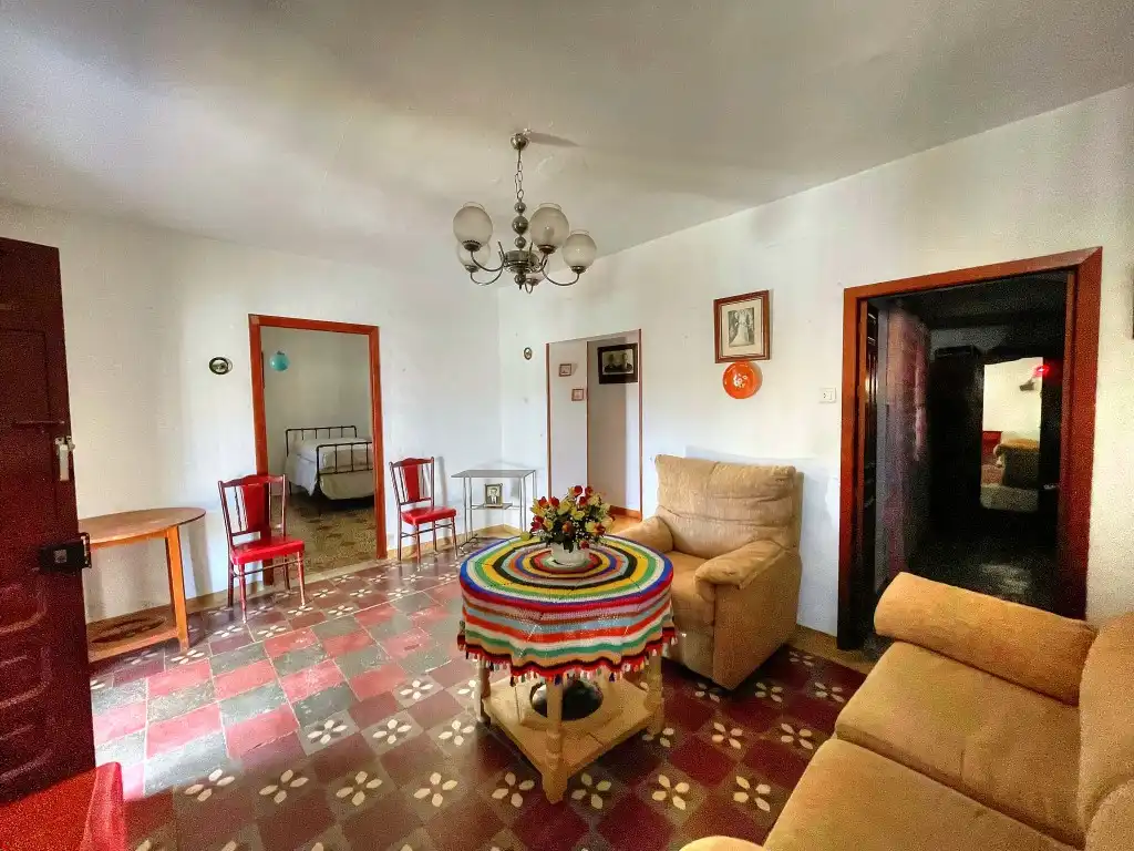Sala d'estar de Finca rústica en venda en Cútar amb Terrassa i Moblat