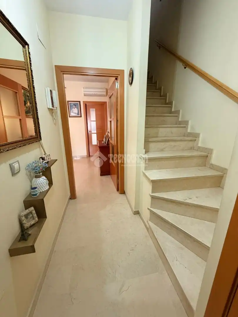 Casa adosada en venta en Alcalá de Guadaira con Aire acondicionado y Terraza