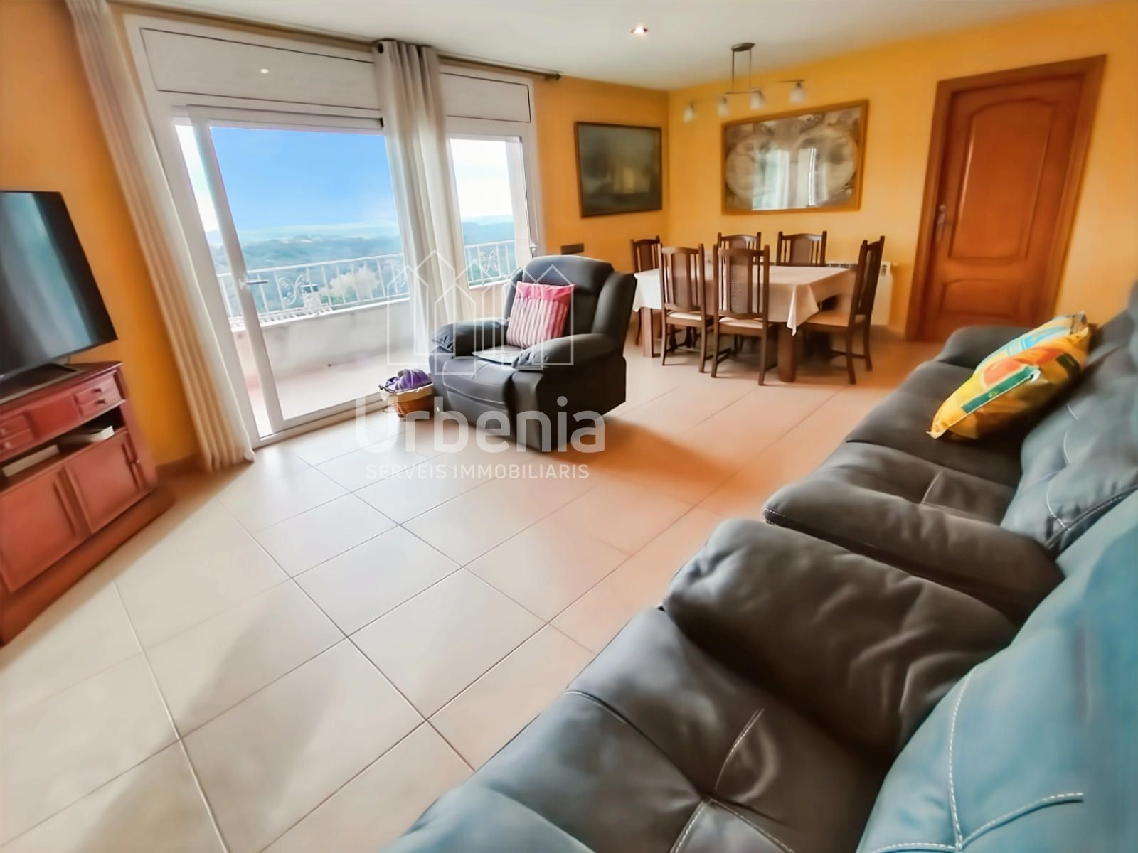 Sala d'estar de Casa o xalet en venda en Tordera amb Calefacció, Terrassa i Traster