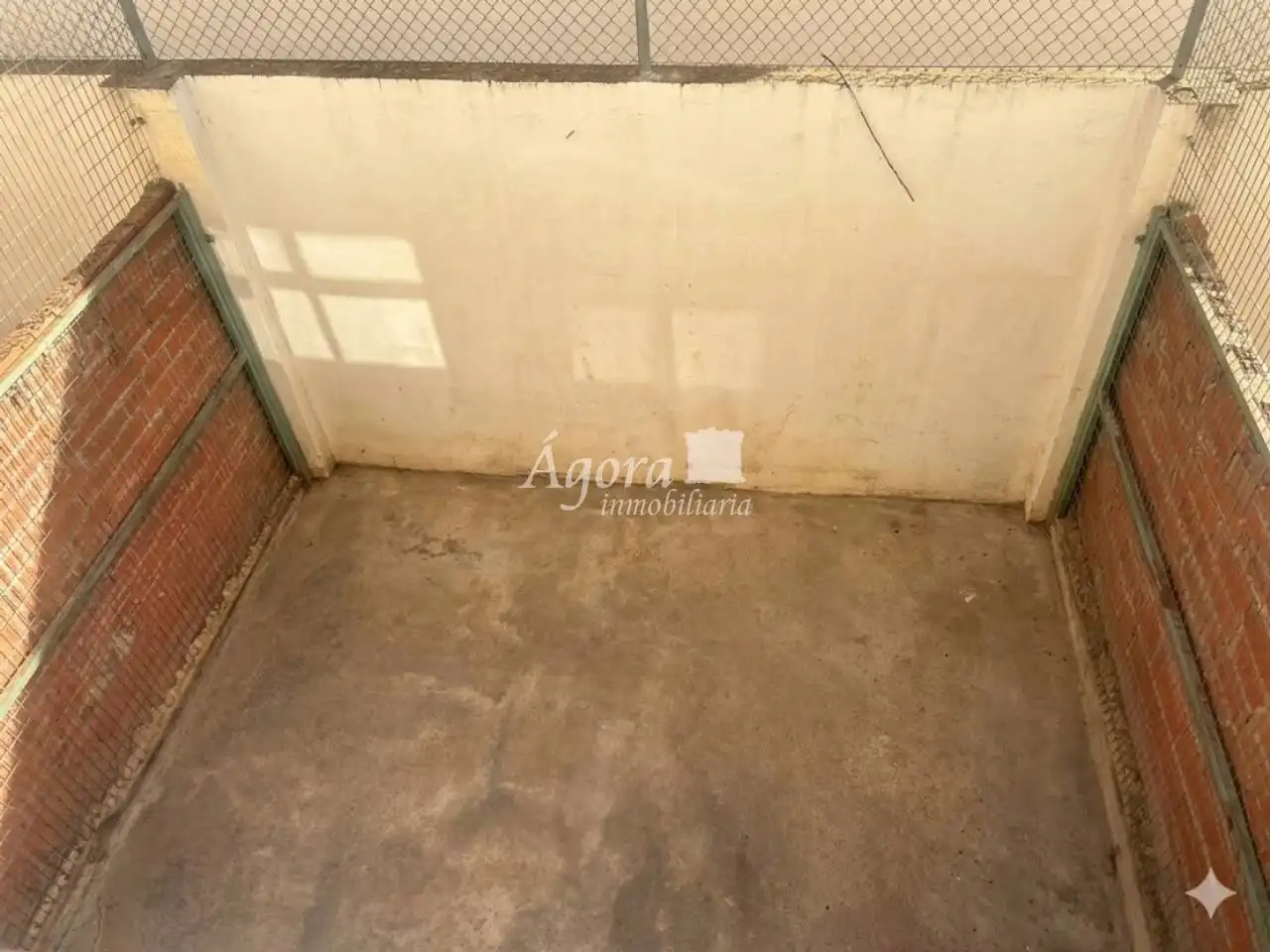 Casa adosada en venta en Valladolid con Calefacción y Jardín privado
