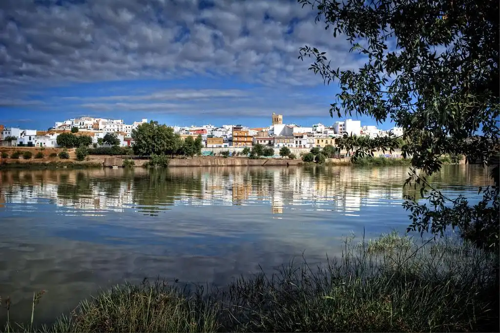 Adossat amb terrassa en venda a Calle Huerta Jacinto