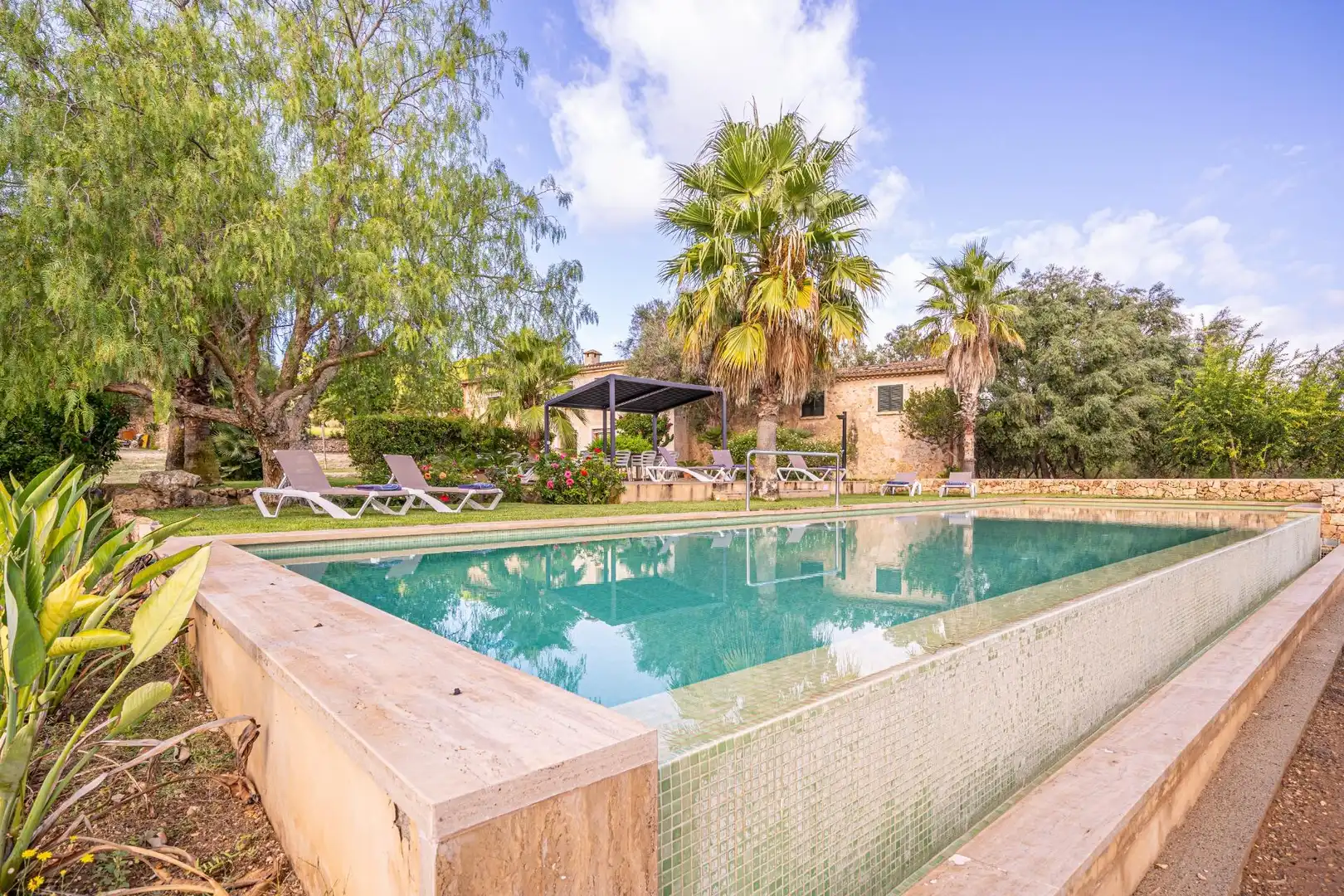 Swimming pool of Country homes for sale in Manacor  with Air Conditioner, Heating and Private garden