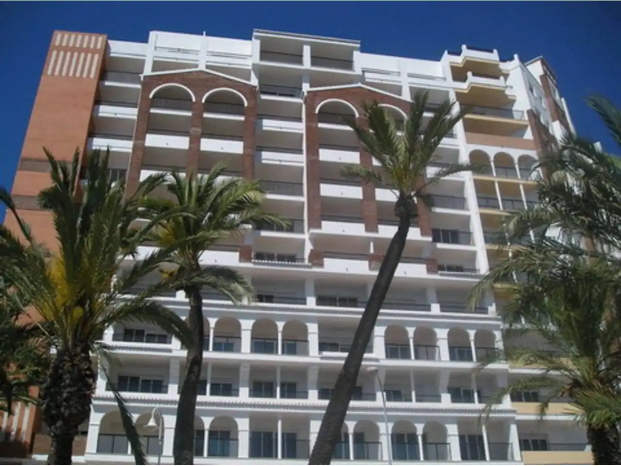 Vista exterior de Apartamento de alquiler en Almuñécar con Aire acondicionado, Terraza y Amueblado