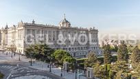 Vista exterior de Àtic en venda en  Madrid Capital amb Aire condicionat, Calefacció i Balcó