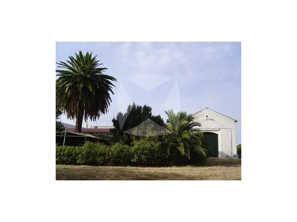 Chalet con piscina en venta en DEL AEROPUERTO (BA-5051)