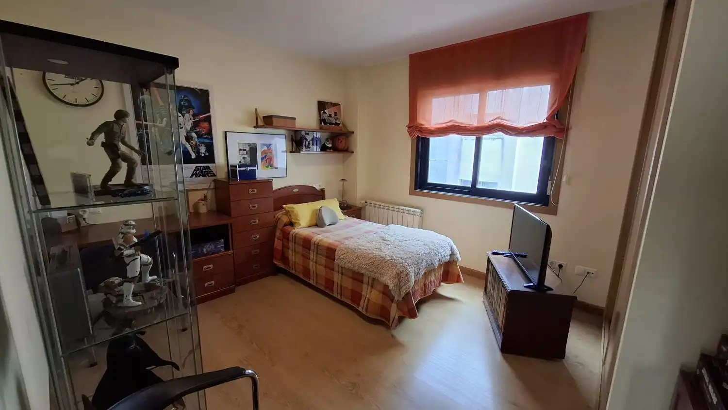 Habitación de Piso en venta en A Coruña Capital  con Calefacción, Terraza y Trastero