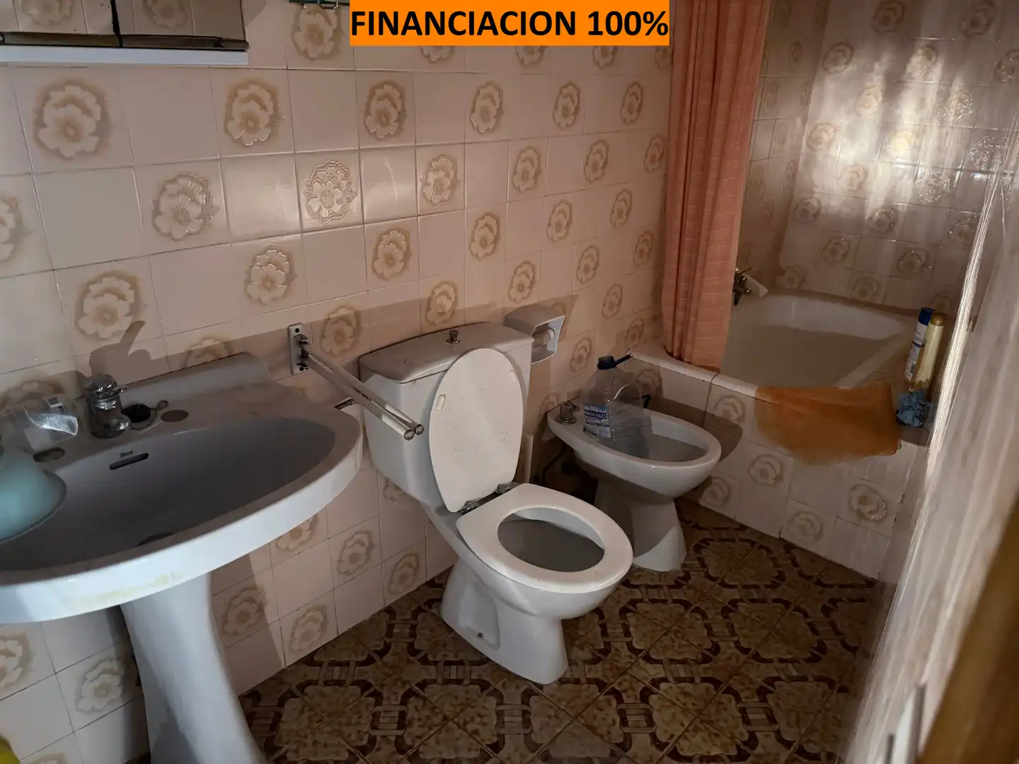 Badezimmer von Haus oder Chalet zum Verkauf in Alfamén mit Abstellraum und Balkon