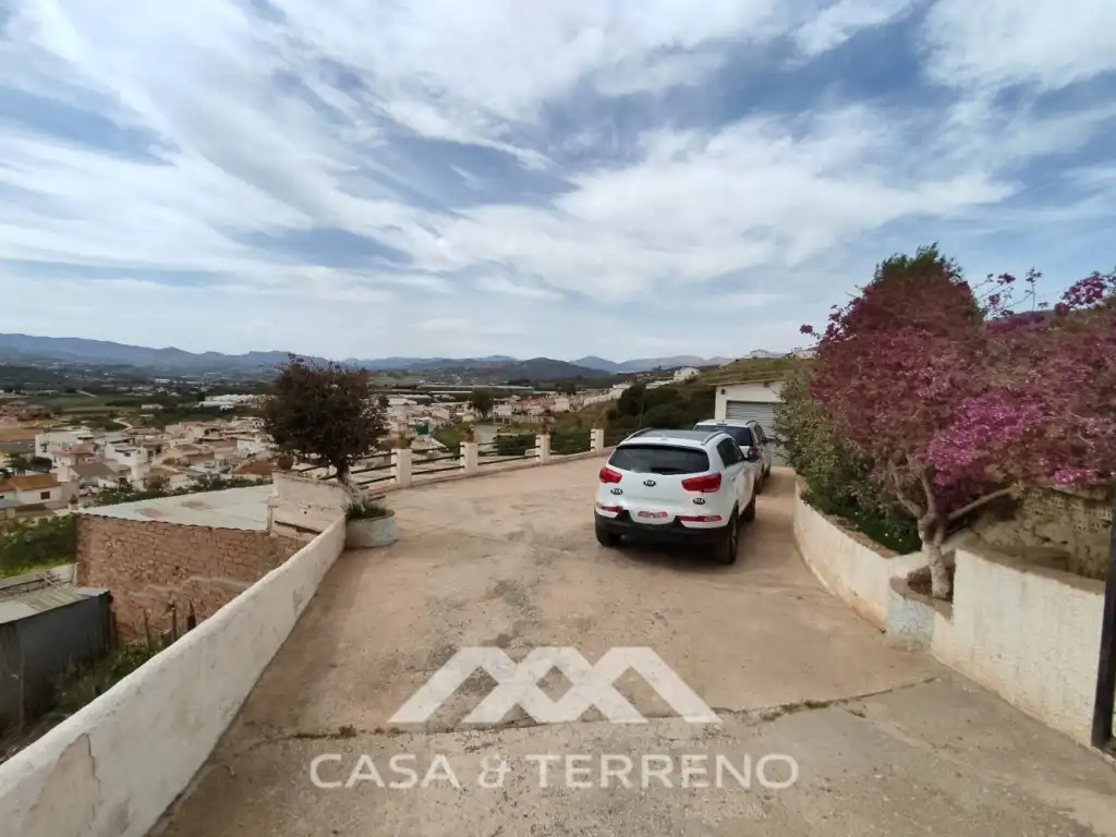 Vista exterior de Casa o chalet en venta en Vélez-Málaga con Terraza, TV y Internet