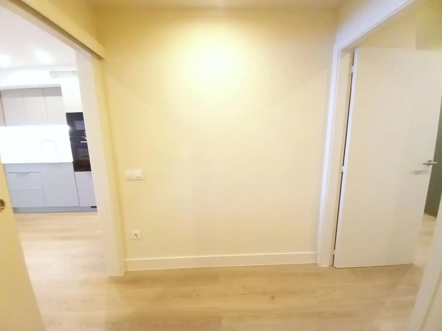 Wohnung zur Miete in Barcelona mit Klimaanlage, Heizung und Terrasse